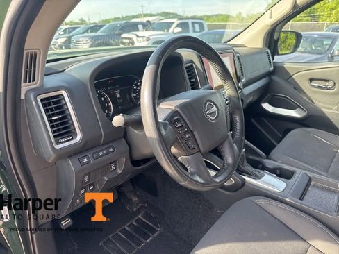 Used 2022 Nissan Frontier SV AWD/4WD image 15