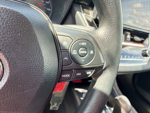 Used 2025 Toyota Corolla LE FWD image 24