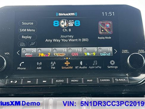 Used 2023 Nissan Pathfinder SL AWD/4WD image 34