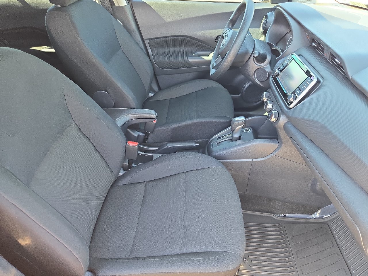 Used 2025 Nissan Kicks Play S FWD image 10