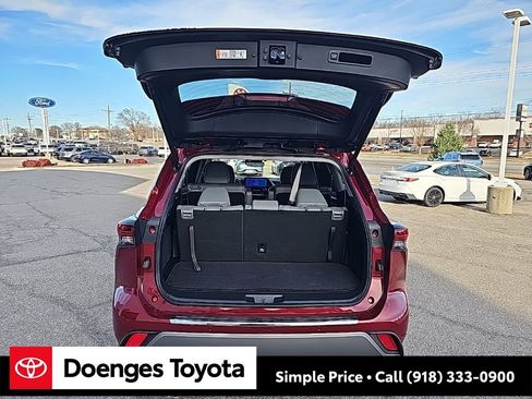 New 2026 Toyota Highlander Platinum image 19