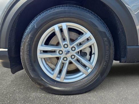 Certified 2023 Ford Explorer XLT w/ Equipment Group 202A AWD/4WD image 29