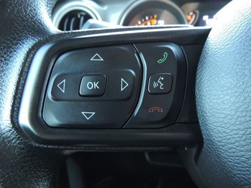 Used 2022 Jeep Gladiator Sport image 29