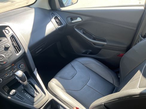 Used 2015 Ford Focus SE w/ Equipment Group 201A FWD image 11