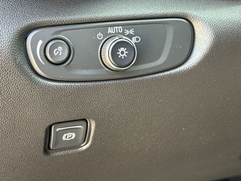 Used 2021 Chevrolet Blazer RS w/ Enhanced Convenience Package image 24