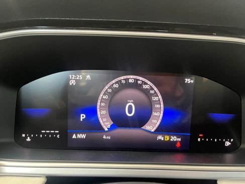 New 2025 Volkswagen Taos SE image 21