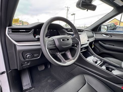 New 2026 Jeep Grand Cherokee L Limited AWD/4WD image 12