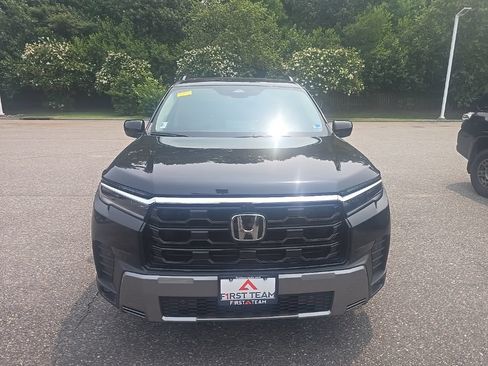 Used 2026 Honda Pilot Touring image 2