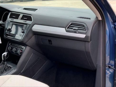 Used 2020 Volkswagen Tiguan S image 18