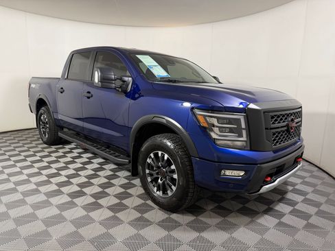 Used 2024 Nissan Titan PRO-4X w/ Pro-4x Convenience Package AWD/4WD image 6