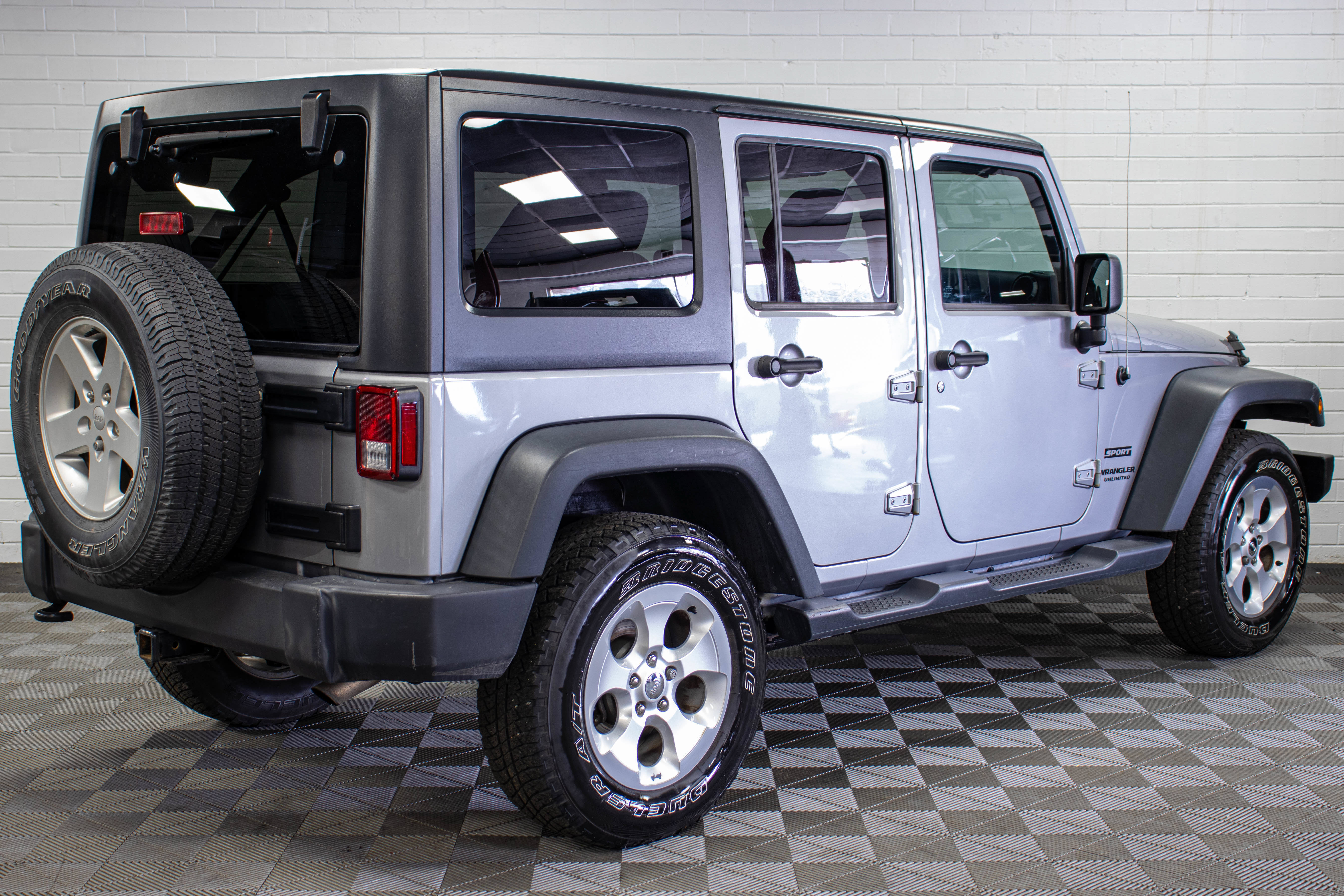 Used 2016 Jeep Wrangler Unlimited Sport w/ Quick Order Package 24S AWD/4WD image 3