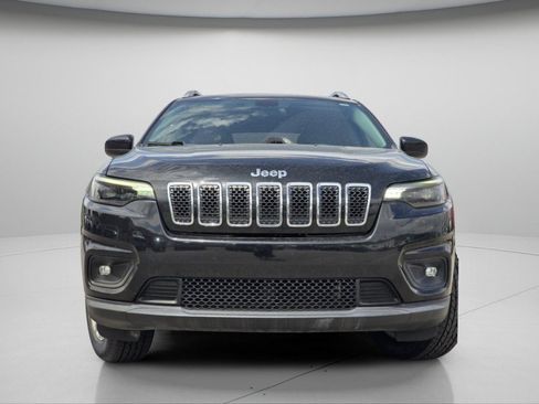 Used 2019 Jeep Cherokee Latitude w/ Popular Appearance Group AWD/4WD image 3