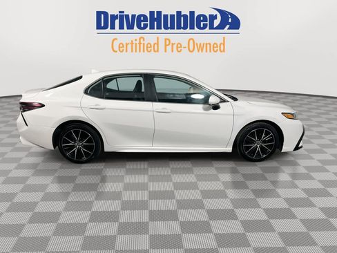 Used 2021 Toyota Camry SE image 9