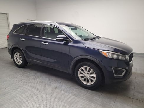 Used 2018 Kia Sorento FWD image 11