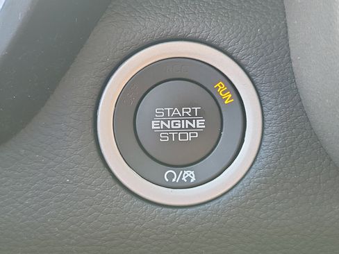 Used 2022 RAM 1500 Laramie image 31