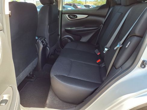Used 2020 Nissan Rogue Sport S FWD image 17