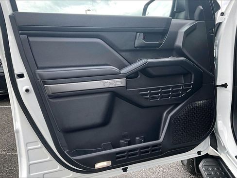 Used 2025 Toyota 4Runner TRD Off-Road image 21