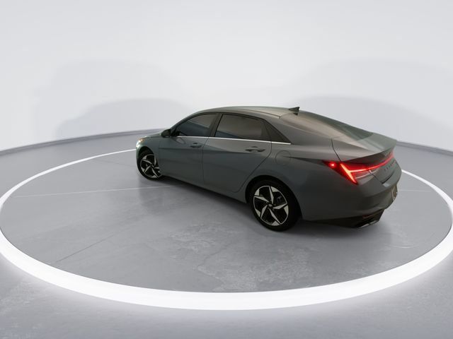 Used 2023 Hyundai Elantra Limited FWD image 4
