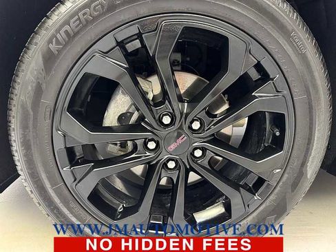 Used 2022 GMC Terrain SLT w/ Tech Package image 9