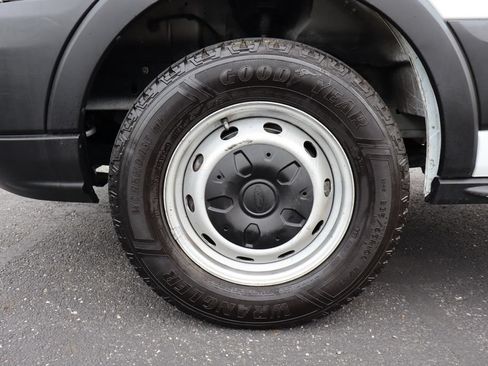Used 2019 Ford Transit 250 138 RWD image 10