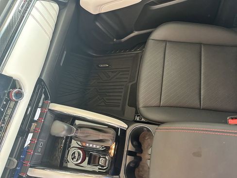 Used 2024 GMC Canyon AT4X image 24