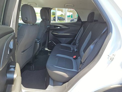 Used 2025 Chevrolet TrailBlazer LT AWD/4WD image 17