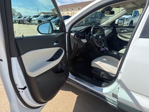 Used 2021 Buick Encore GX Select image 9