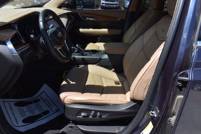 Used 2018 Cadillac XT5 Platinum w/ Driver Assist Package AWD/4WD image 14