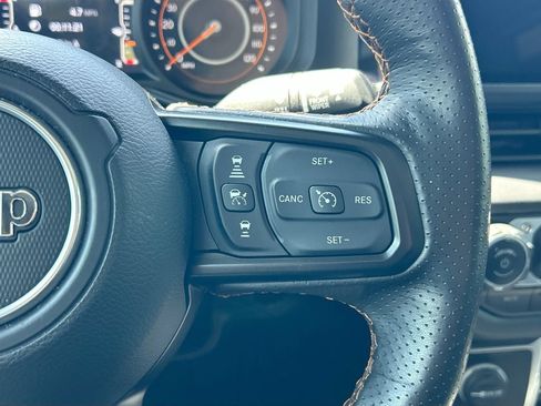 Used 2024 Jeep Gladiator Mojave AWD/4WD image 24