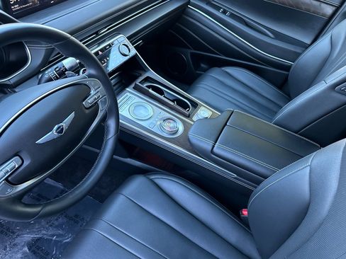 Used 2022 Genesis GV80 2.5T w/ Advanced Package 03 image 11