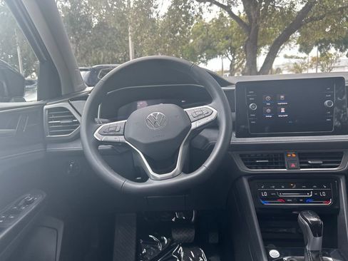 New 2026 Volkswagen Taos SE image 43
