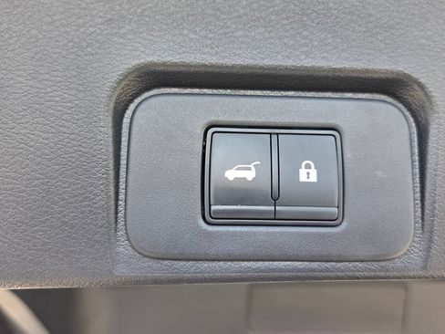 Used 2024 Nissan Rogue SV FWD image 10