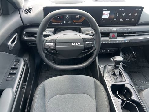 Used 2025 Kia K4 LXS image 21