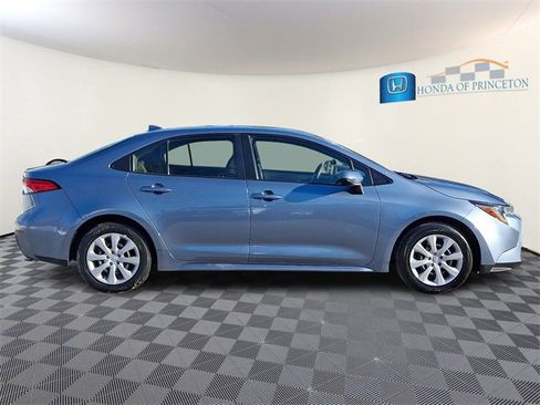 Used 2022 Toyota Corolla LE image 7