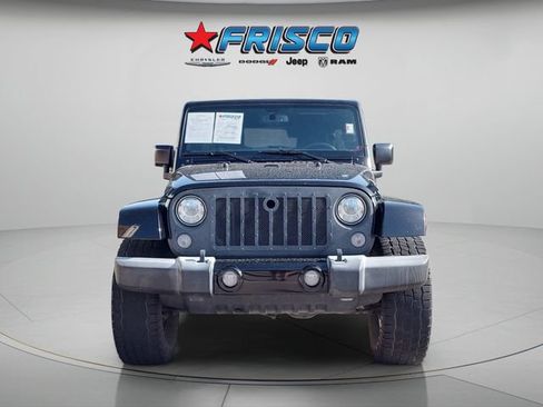 Used 2017 Jeep Wrangler Unlimited Sahara w/ Connectivity Group AWD/4WD image 6