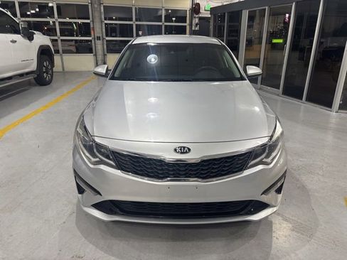 Used 2020 Kia Optima LX FWD image 2