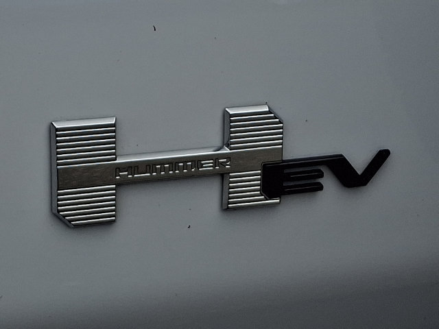Used 2025 GMC Hummer EV 3X AWD/4WD image 32