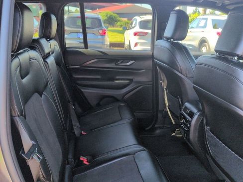 Used 2023 Jeep Grand Cherokee Altitude AWD/4WD image 29