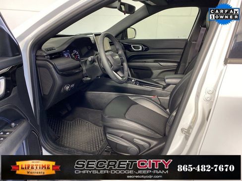 Used 2025 Jeep Compass Latitude w/ Altitude Special Edition image 11