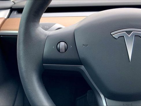 Used 2022 Tesla Model 3 Long Range image 17