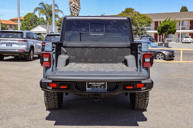 Used 2024 Jeep Gladiator Mojave w/ Steel Bumper Group AWD/4WD image 6