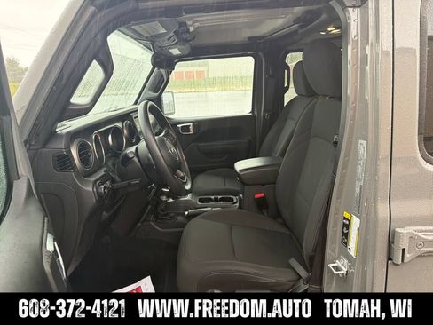 Used 2022 Jeep Wrangler Unlimited Sport AWD/4WD image 9