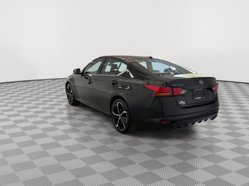 Certified 2025 Nissan Altima 2.5 SR image 8