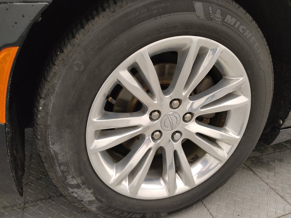 Used 2017 Chrysler 300 C RWD image 31