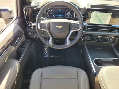 Used 2025 Chevrolet Silverado 2500 LTZ w/ LTZ Premium Package image 14