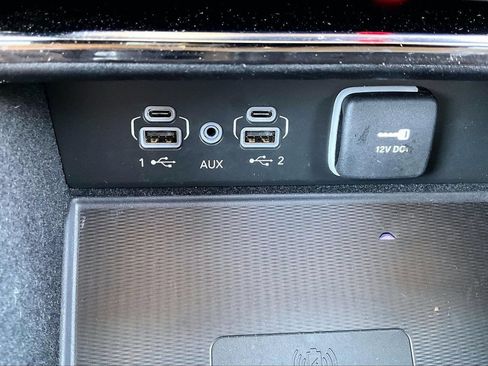 Used 2022 Jeep Grand Cherokee L Limited w/ Luxury Tech Group II AWD/4WD image 17