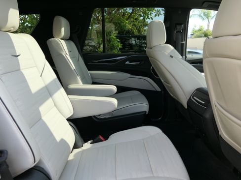 Used 2023 Cadillac Escalade Sport AWD/4WD image 25