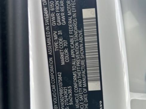 Certified 2025 Volvo XC90 B6 Plus image 28