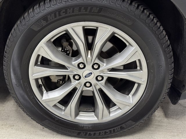 Used 2023 Ford Explorer Limited w/ Limited Technology Package AWD/4WD image 11