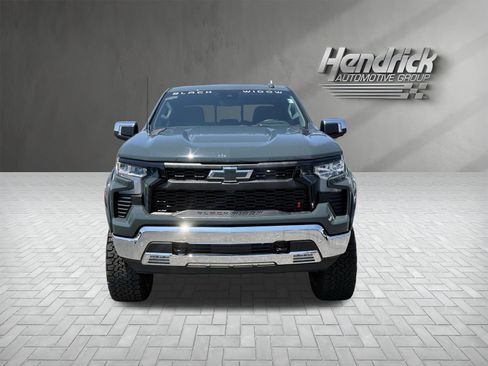 Used 2025 Chevrolet Silverado 1500 LTZ AWD/4WD image 3